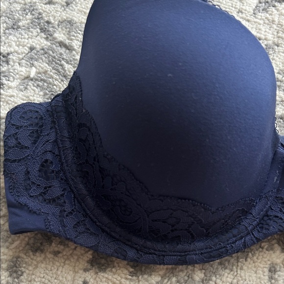 Victoria's Secret Navy Lace Bra - Picture 3 of 10